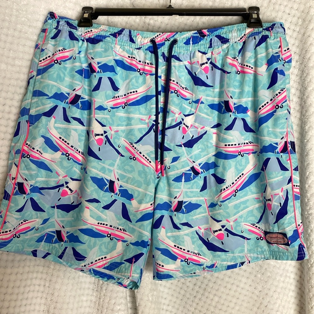 Vineyard Vines bathing suit swim trunks shorts